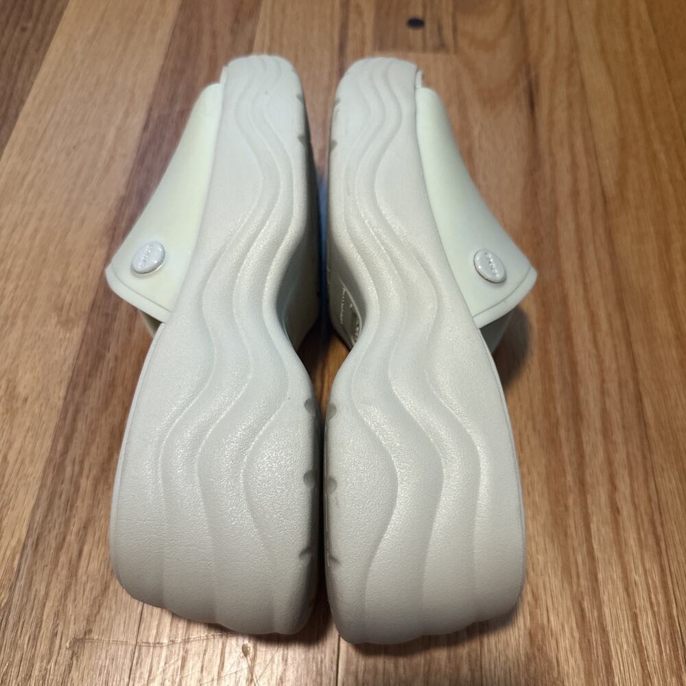 Crocs Skyline Slides Platform Sandals Bone 208182… - image 3
